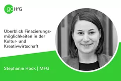 Frau Hock mit grünem Balken und Text