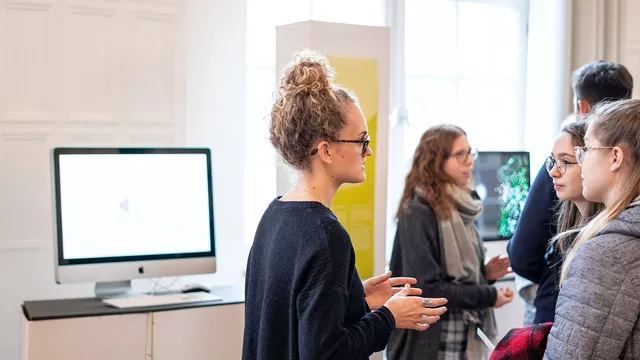Gespräche am Studieninfotag