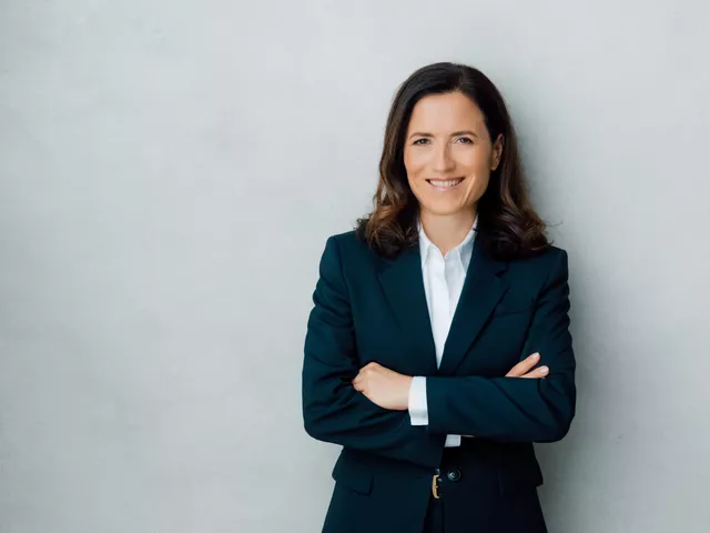 Dr. Julia Duwe
